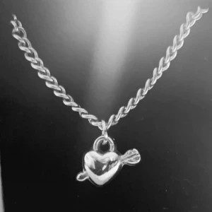 Halsband  - Jättefint halsband, egen tillverkat. Köp ett för 159kr Modell 020