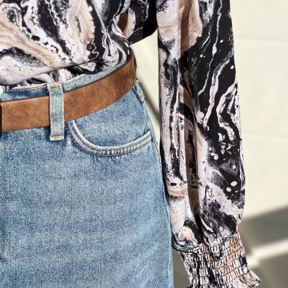 Blus från Unika Paris storlek M / L  - 1