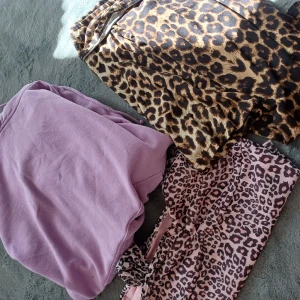 Klädpaket  - Hoodie- m. Leopard topparna, L mer en M