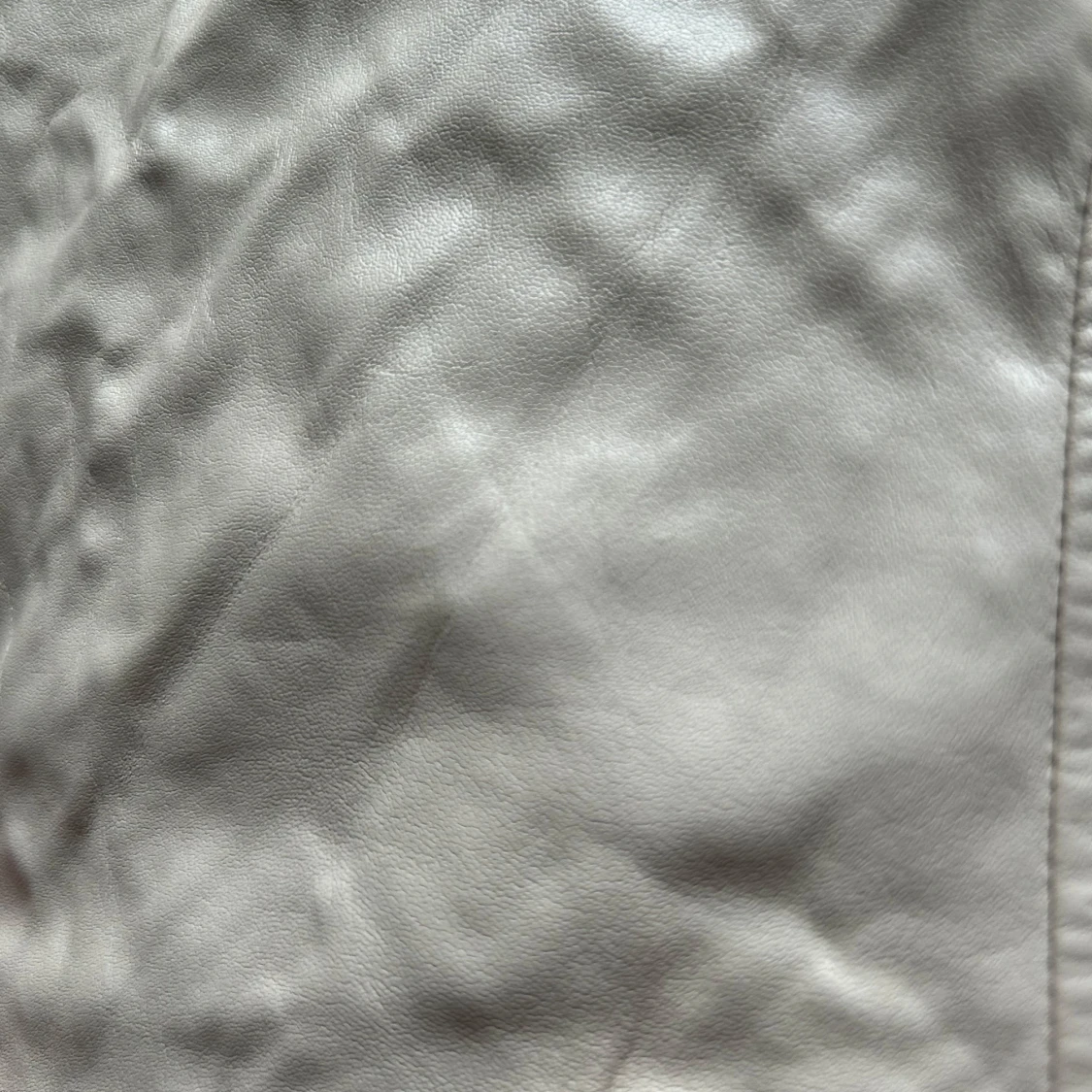 Beige skinn topp med puffärmar - 1