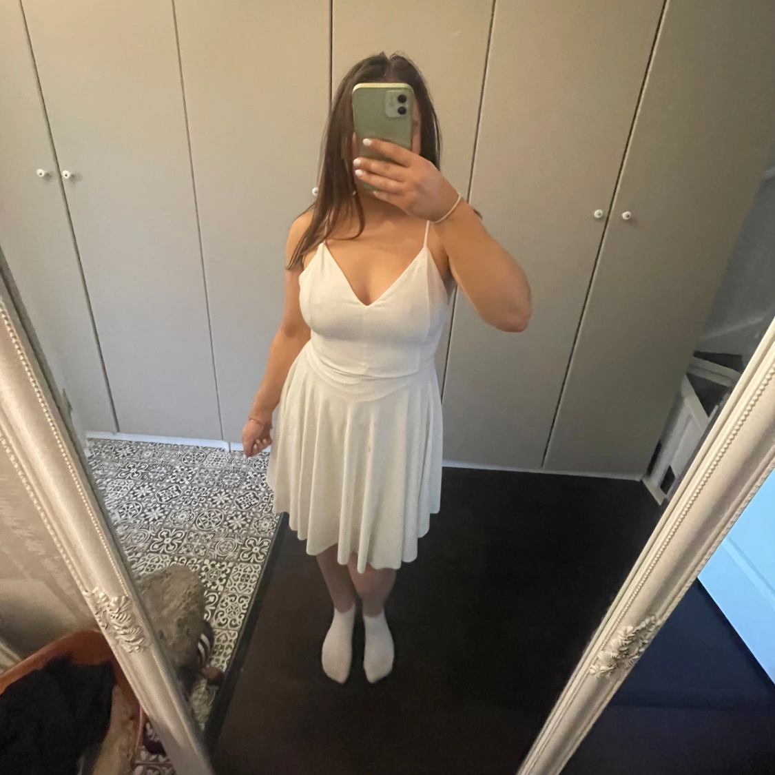 Vit kortklänning med smala axelband