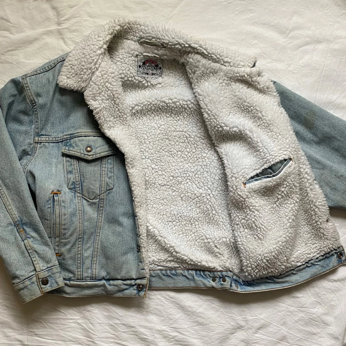 Jeansjacka med teddyfoder från Levi's - 1