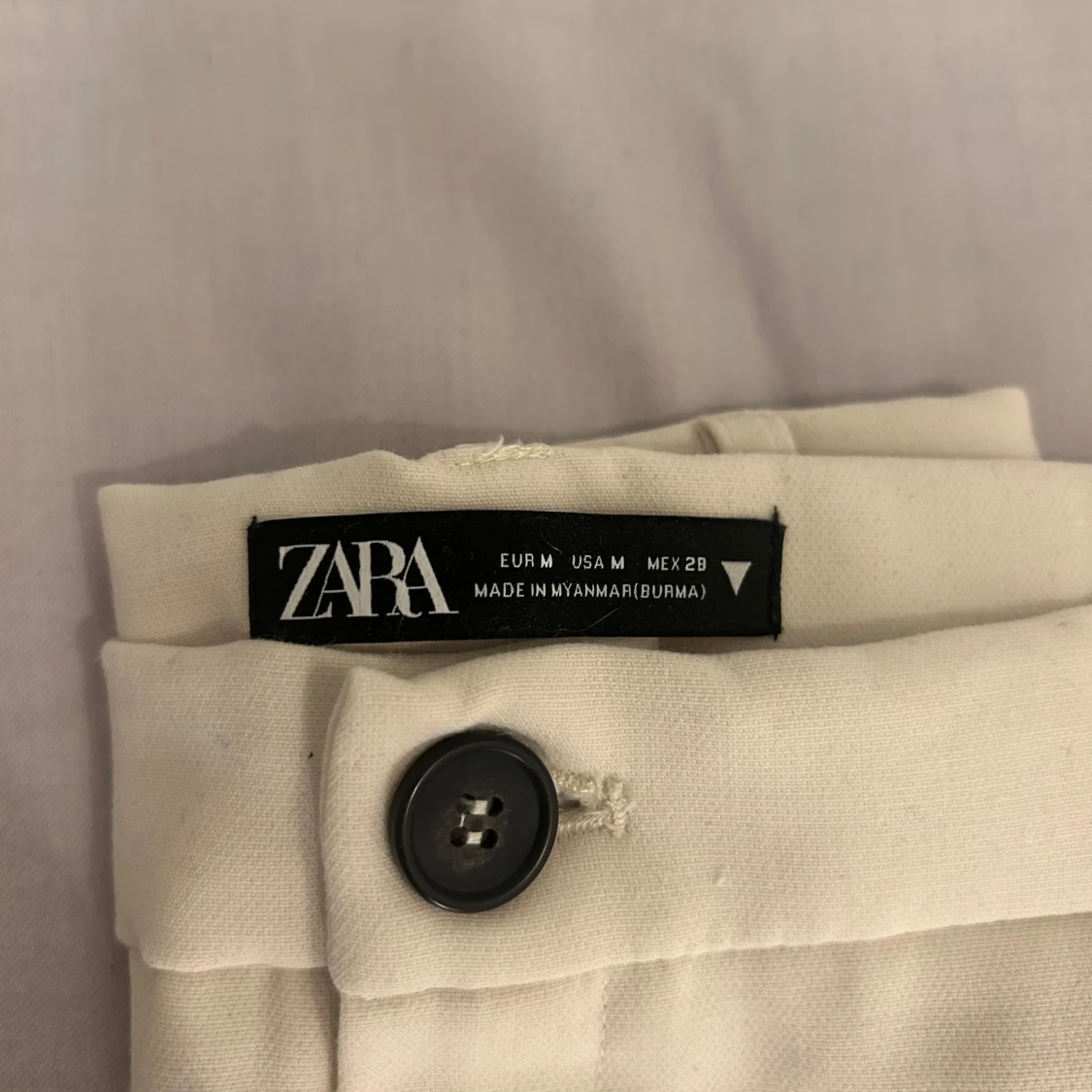 Vita kostymbyxor från Zara - 1