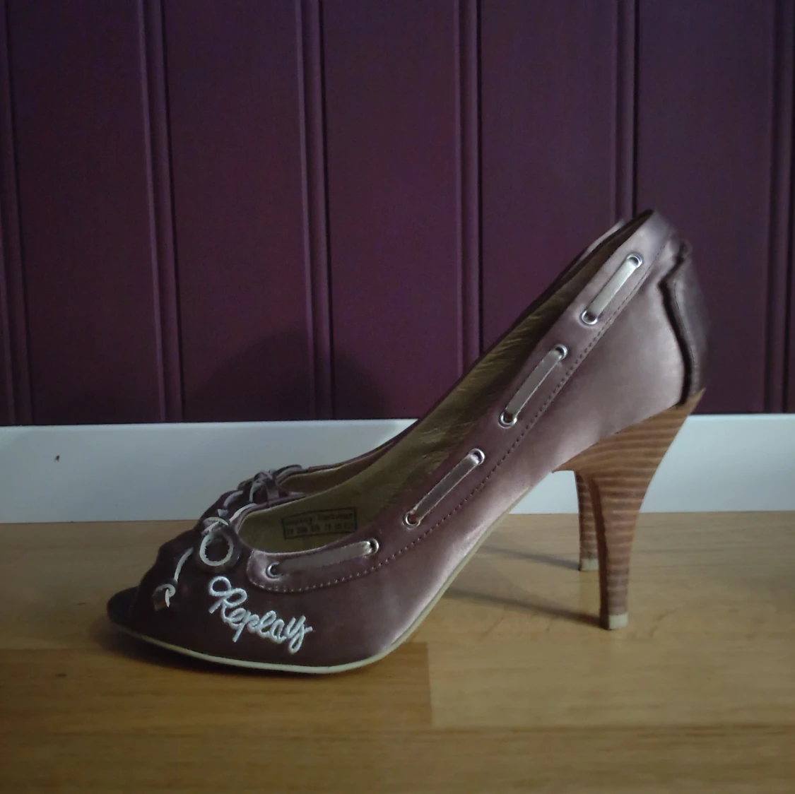 Rosa pumps från Replay