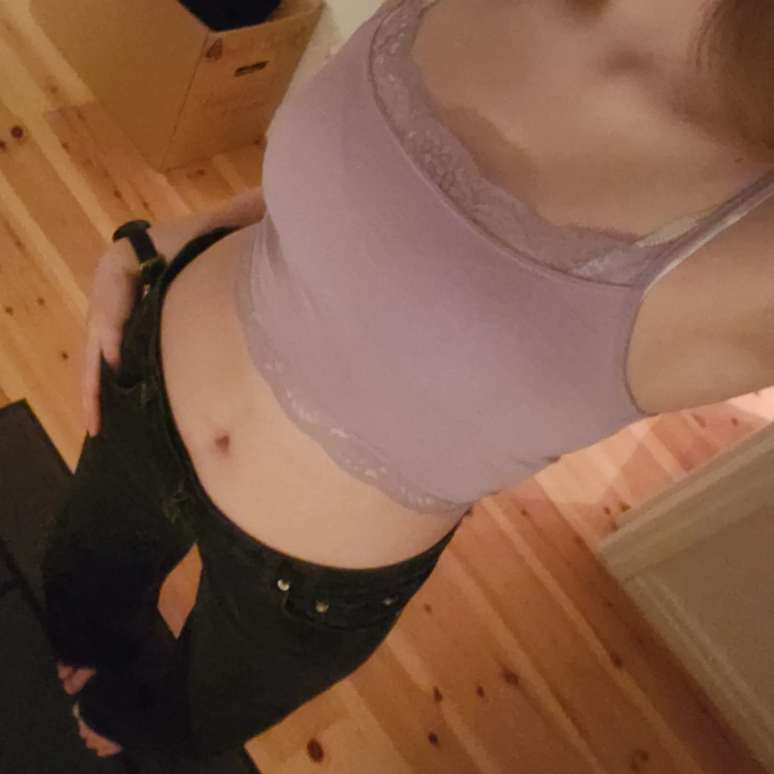 Lila linne med spetsdetaljer - 1