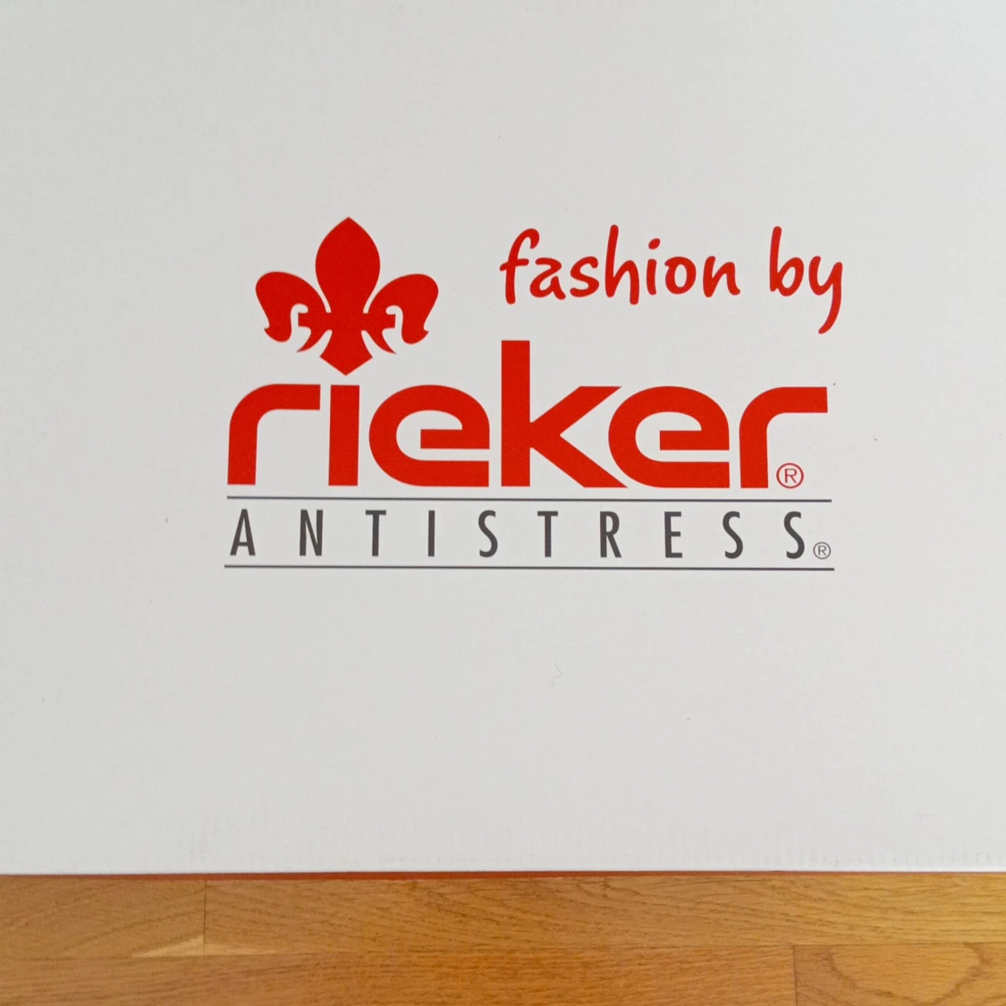 Svarta stövlar från Rieker