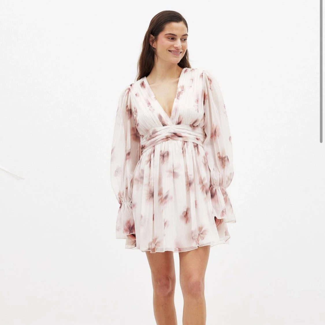 Blommig kortklänning från NA-KD