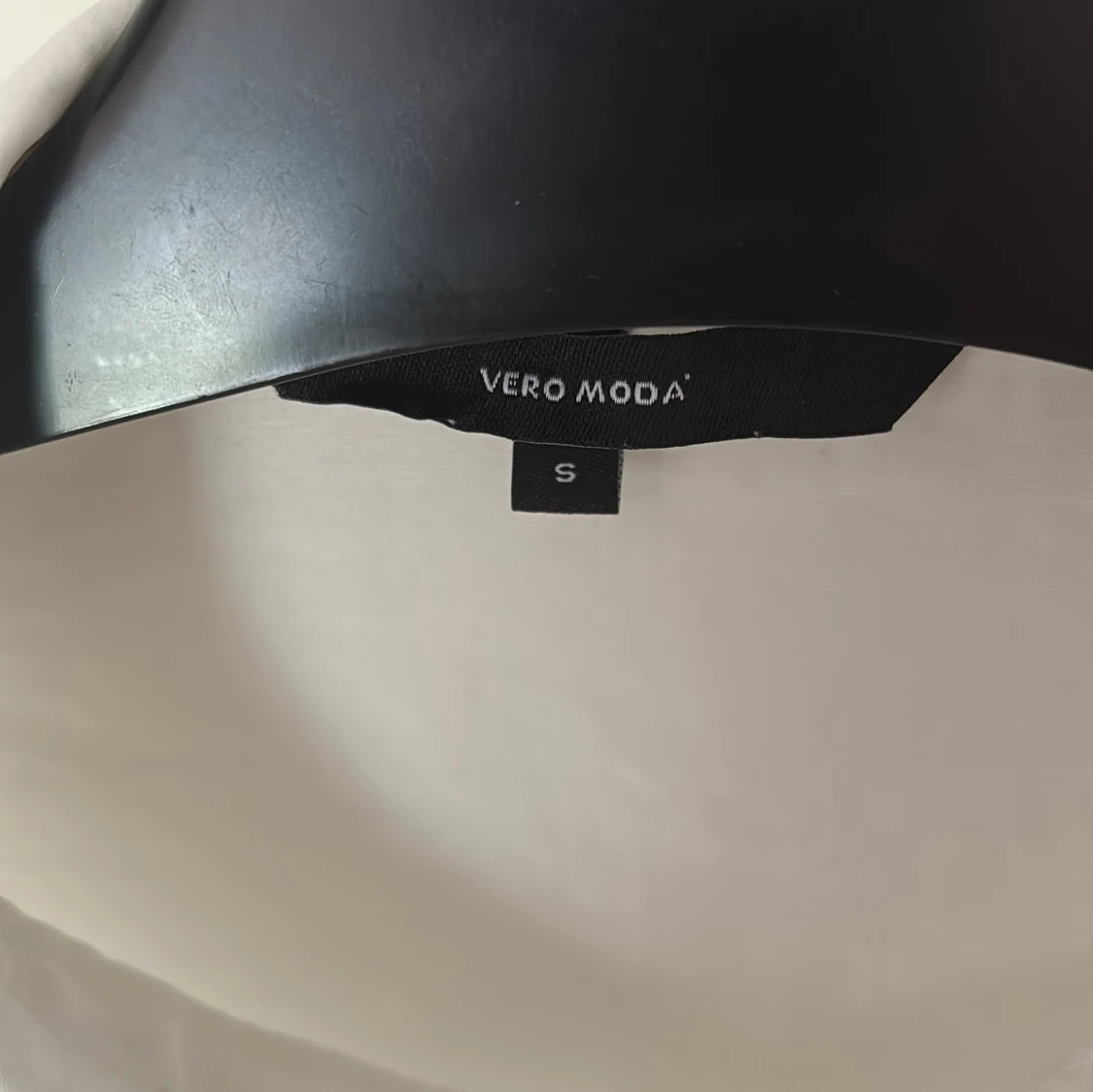 Vit skjorta från Vero Moda - 2