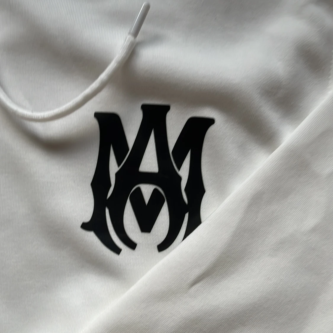 Vit hoodie från Amiri med tryck - 1