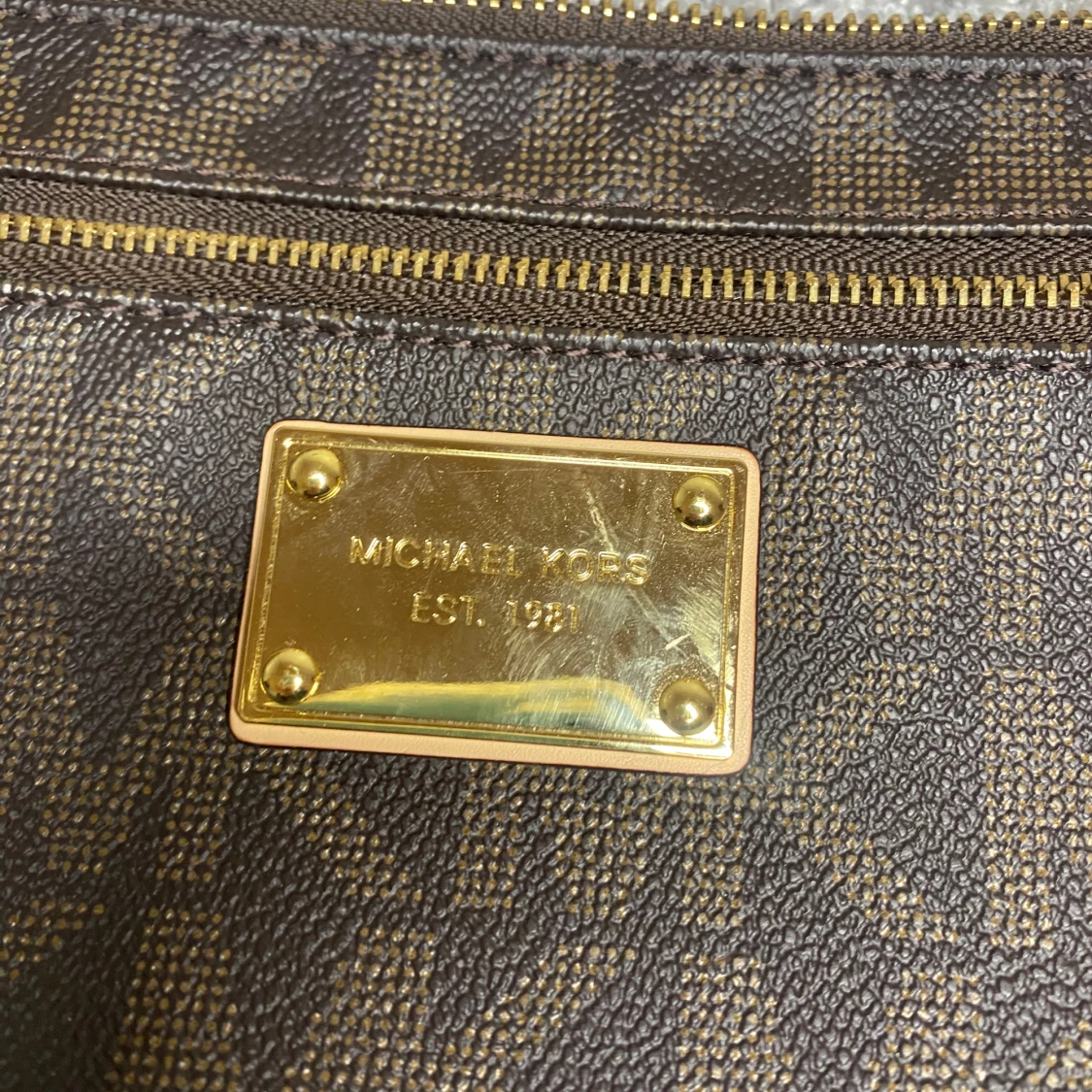 Brun Michael Kors kuvertväska - 1