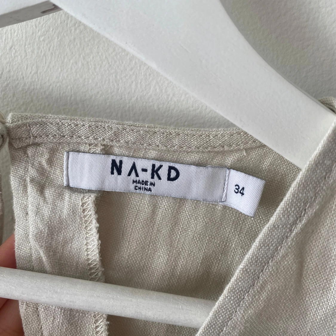 Somrig linneklänning från NA-KD - 3