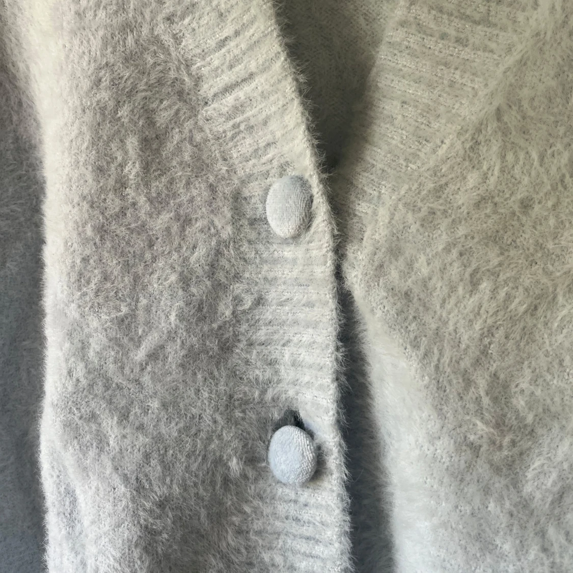 Ljusblå fluffig kofta från Reserved - 1