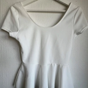 Vit blus från Missäy - Supersöt vit blus från Missäy. Är använd.