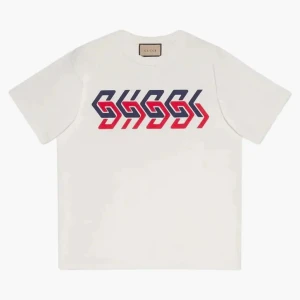 Gucci T-shirt  - Gucci T-shirt i storlek small i suveränt skick använd maximalt två gånger sedan köp. Kvitto finns! 