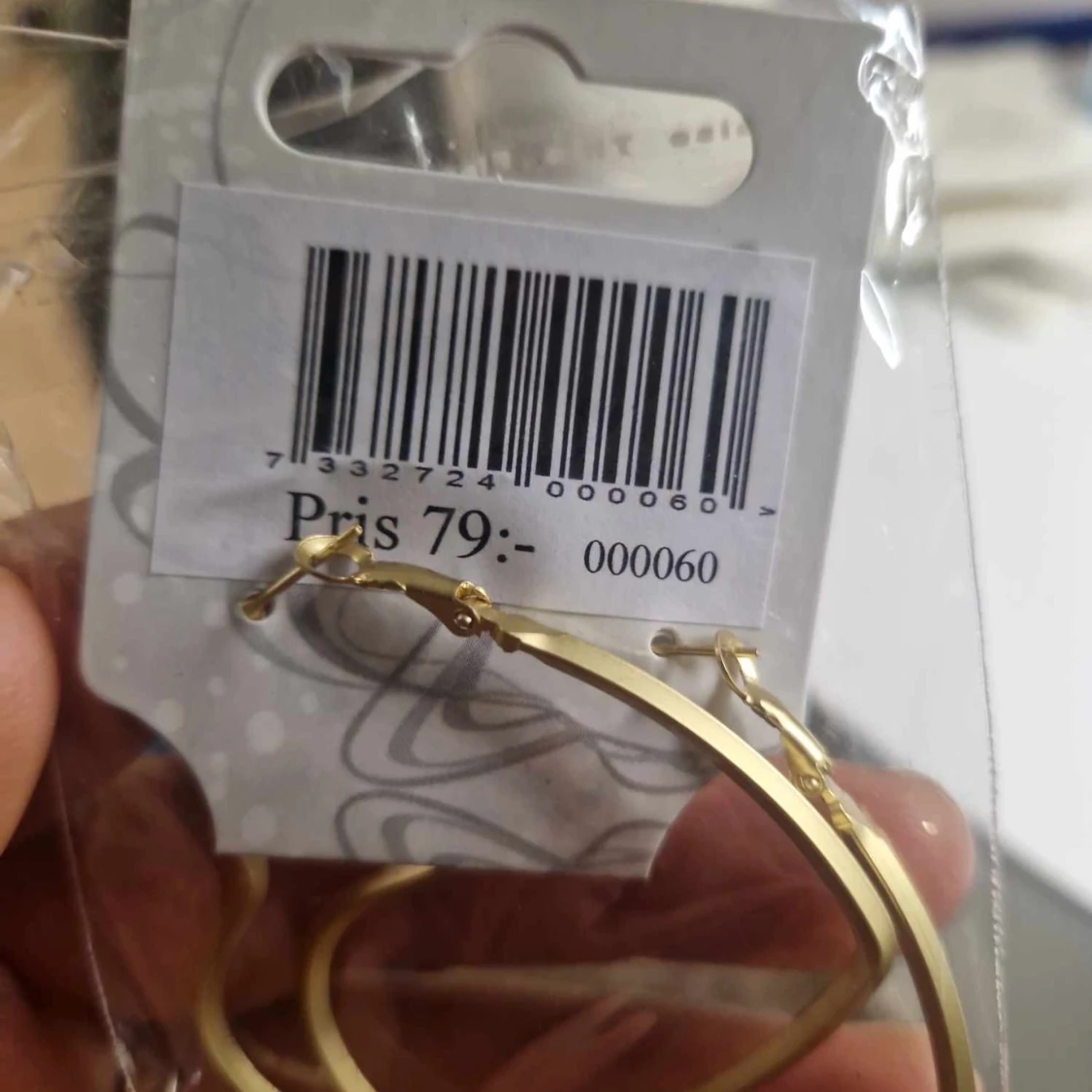 Guldiga hjärtformade örhängen Bijjo - 2