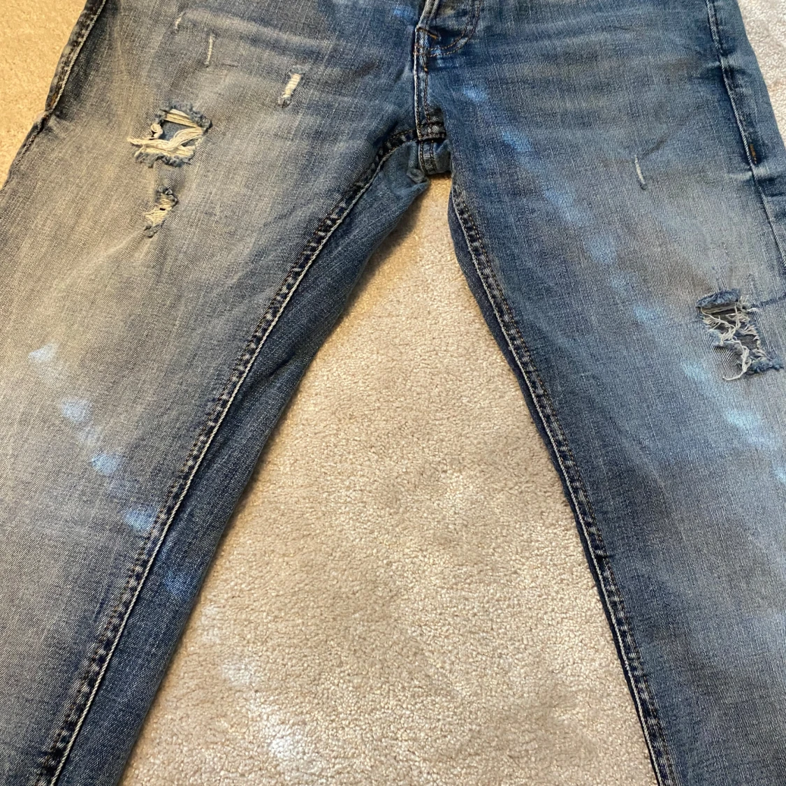 Jack n Jones jeans med slitningar - 1