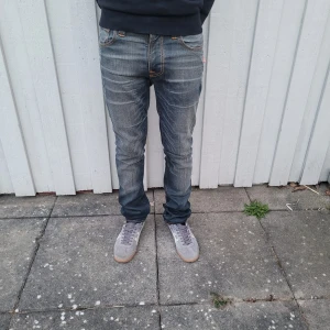 Nudie Jeans (helt nya) - Nudie jeans - Modell: Thin Finn - Storlek: W28/L32 - skick: 10/10(nya utan tags) - Nypris runt 2000kr