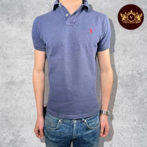 Polo Ralph Lauren piké - Polo Ralph Lauren piké | Skick:9/10 | Nypris: 1600Kr, vårat pris endast 389Kr | Storlek S | Svarar gärna på era frågor och funderingar! ✌️