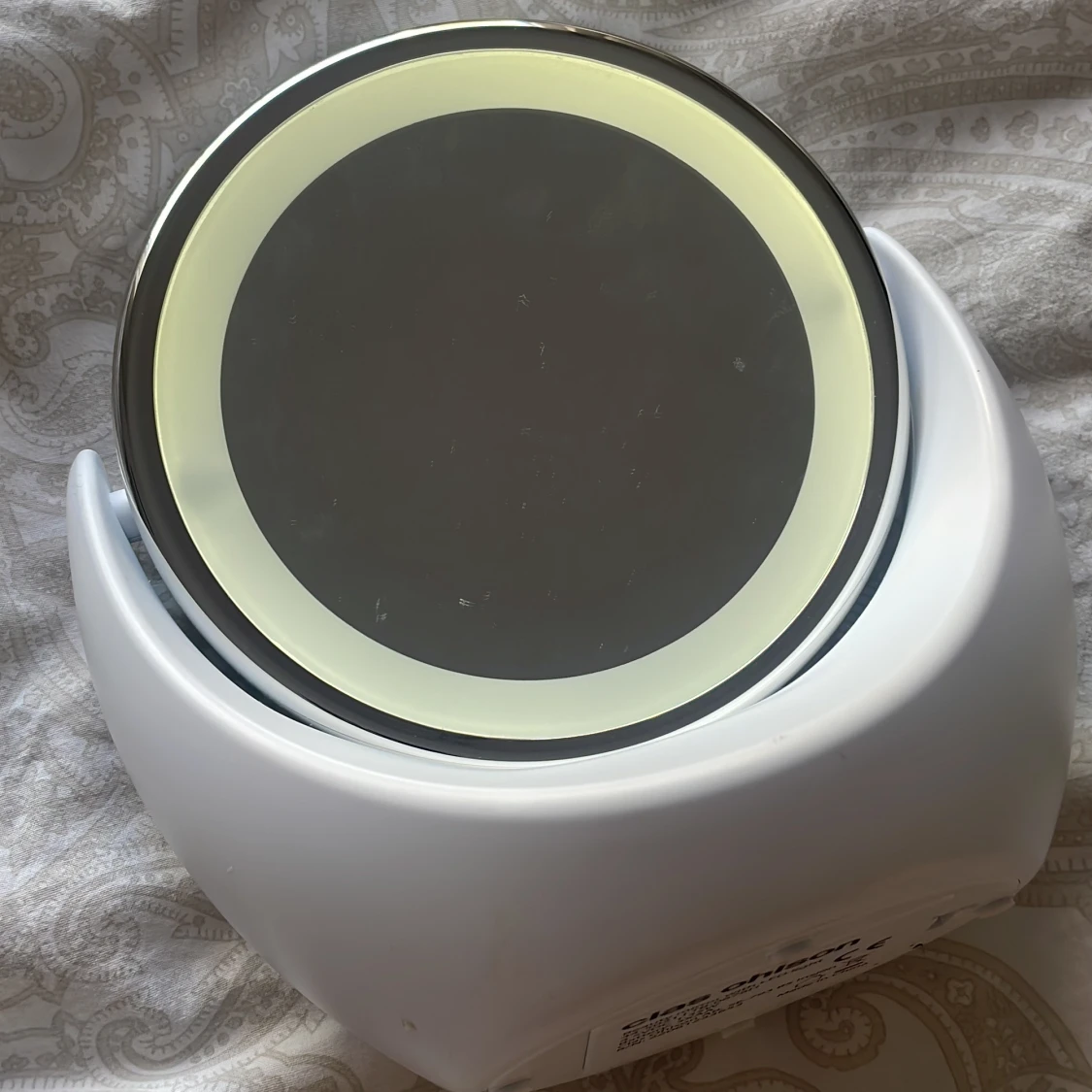 Sminkspegel med LED-ljus från Clas Ohlson - 1