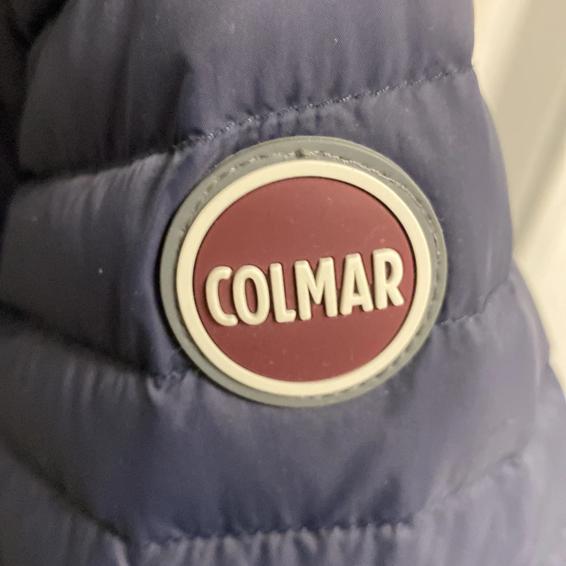 Mörkblå pufferjacka från Colmar - 3