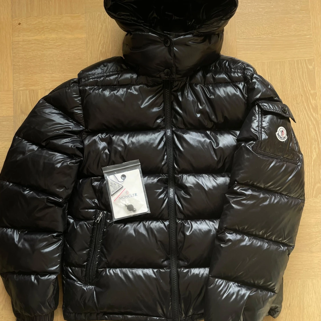 Svart äkta Moncler-dunjacka  - 90