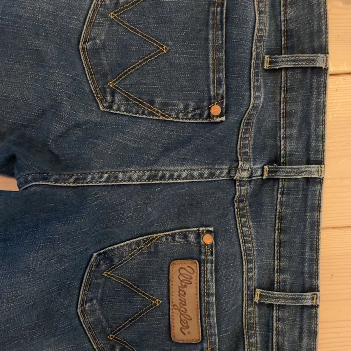 Bootcut jeans från Wrangler
