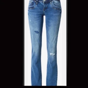 ltb jeans - säljer mina ltb jeans eftersom att jag har ett par likadana i grå, storlek w26/L30 och passar mig bra som är 163 cm lång❤️skriv för fler bilder osv!