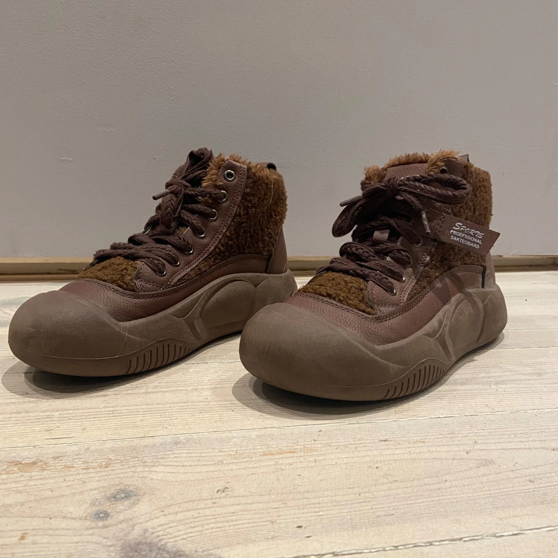 Bruna boots från Male Monkey - 1