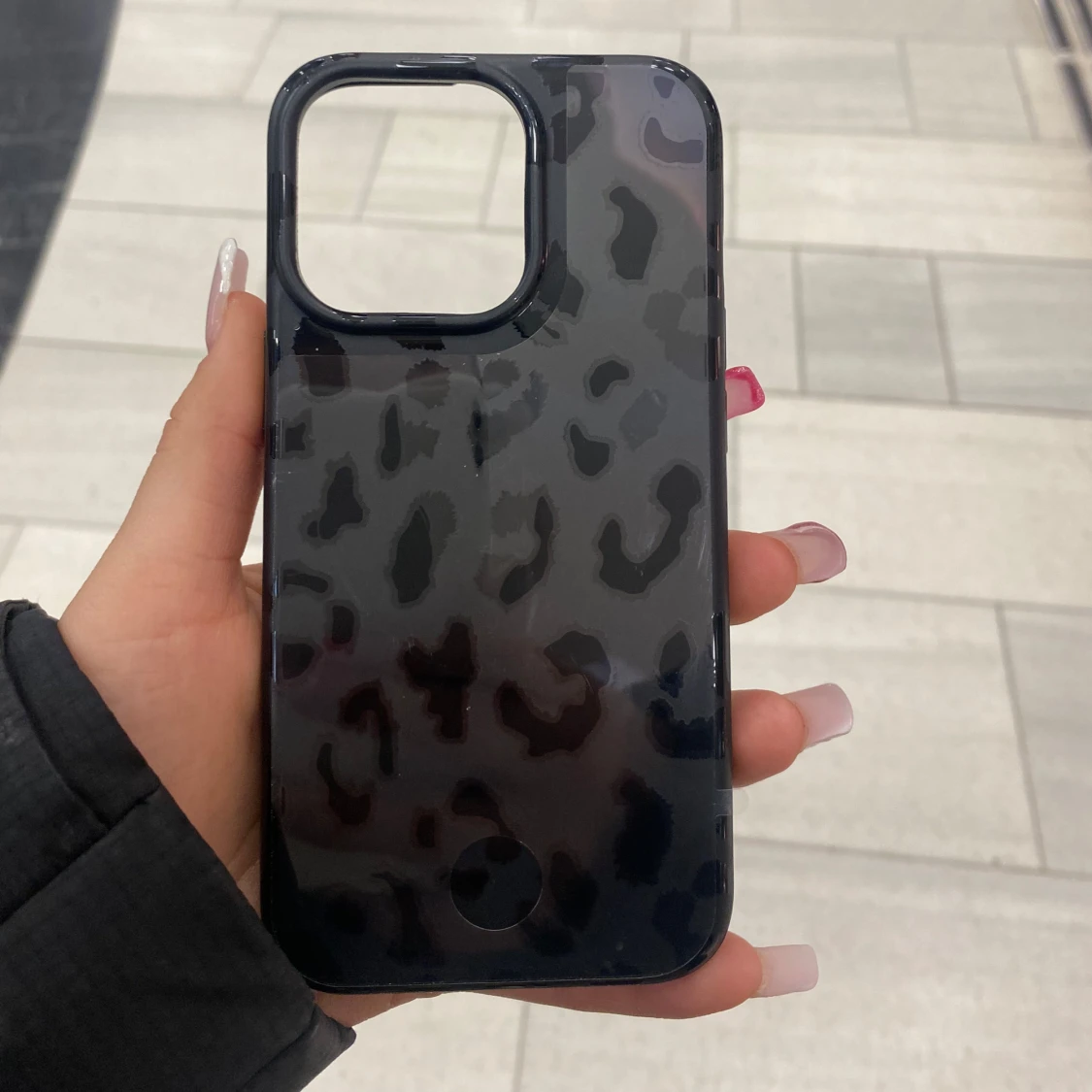 Svart leopardmönstrat mobilskal - 1