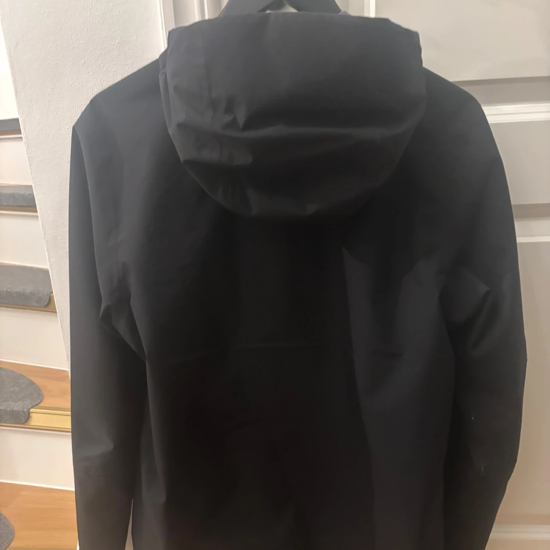 Svart vindjacka från Haglöfs - 1