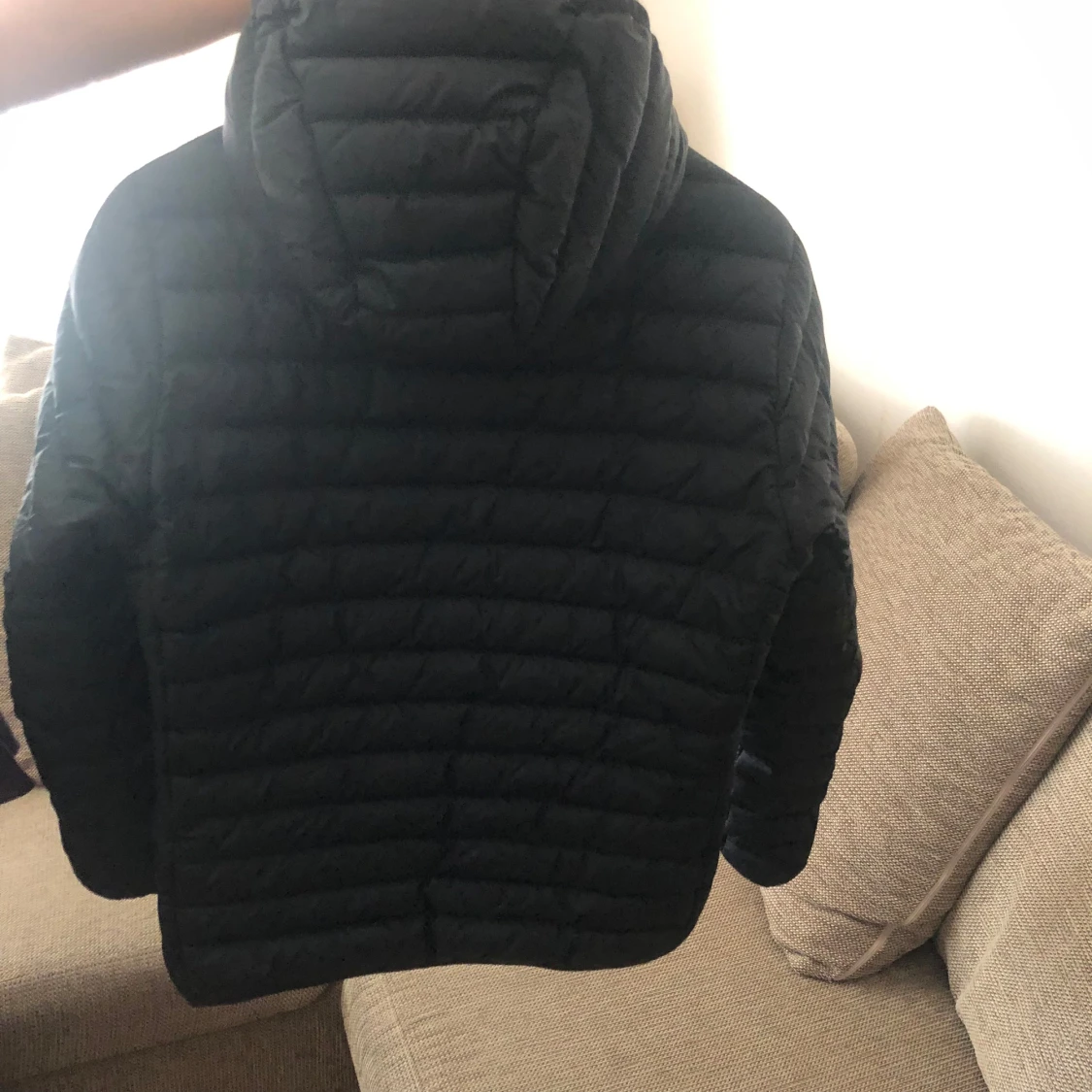 Svart dunjacka från Peak Performance - 1