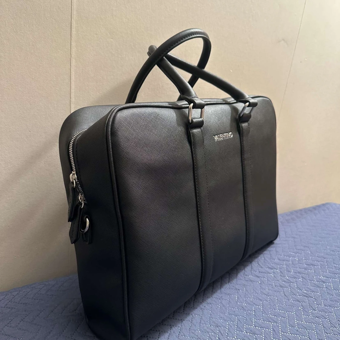 Svart portfölj från Valentino - 1