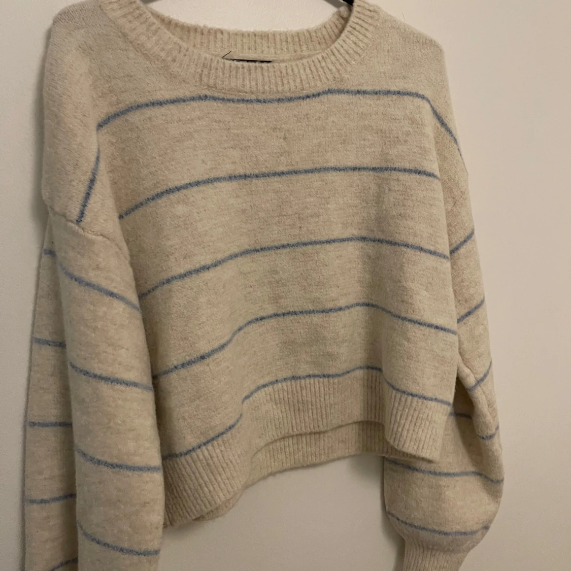 Beige randig tröja från SHEIN