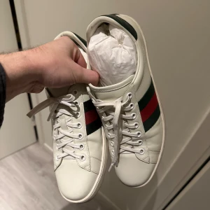 Vita skor - Vita skor