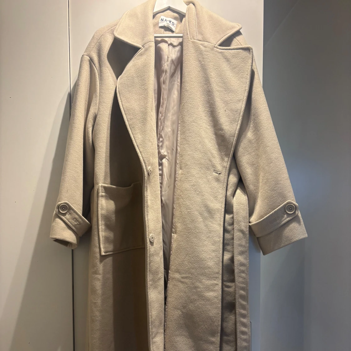 Beige kappa från NA-KD - 1