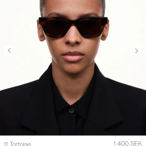 Solglasögon från Chimi 11 Tortoise - Säljer dessa snygga solglasögon från Chimi. Inköpta för 1400kr, säljer för halva priset. Dom är endast använda fåtal gånger (varsamt). Vitt fodral medföljer.