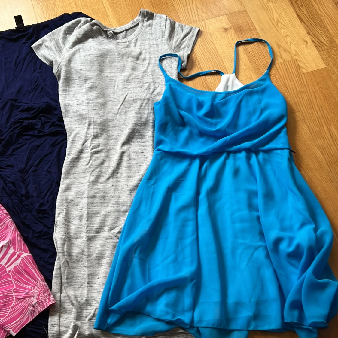 Klänning paket XS från bl.a Armani Exchange - 2