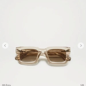 Chimi solgalsögon  - Använda fåtal gånger! Mycket snygga, säljer då jag har ett par liknande ☀️☀️modell 05