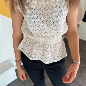 Vit blus  - Vit sommarblus, nypris 400kr