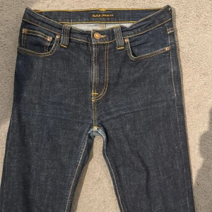 Nudie Jeans - Nudie jeans - Modell: High Kai - Storlek: W30/L32 - skick: 8/10