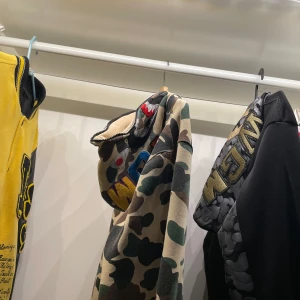 Bape hoodie - Size: L-Xl