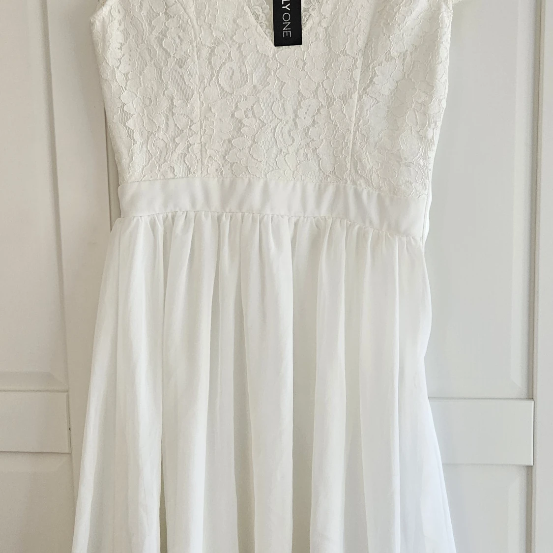 Ny Vit spetsklänning från NLY One - 2