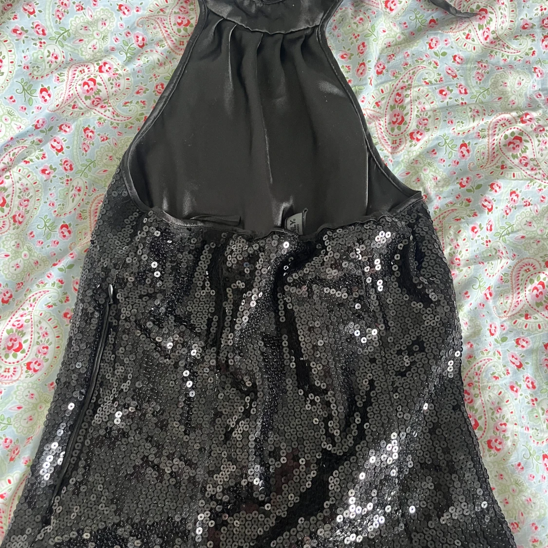 Svart paljett halterneck topp från ONLY - 2