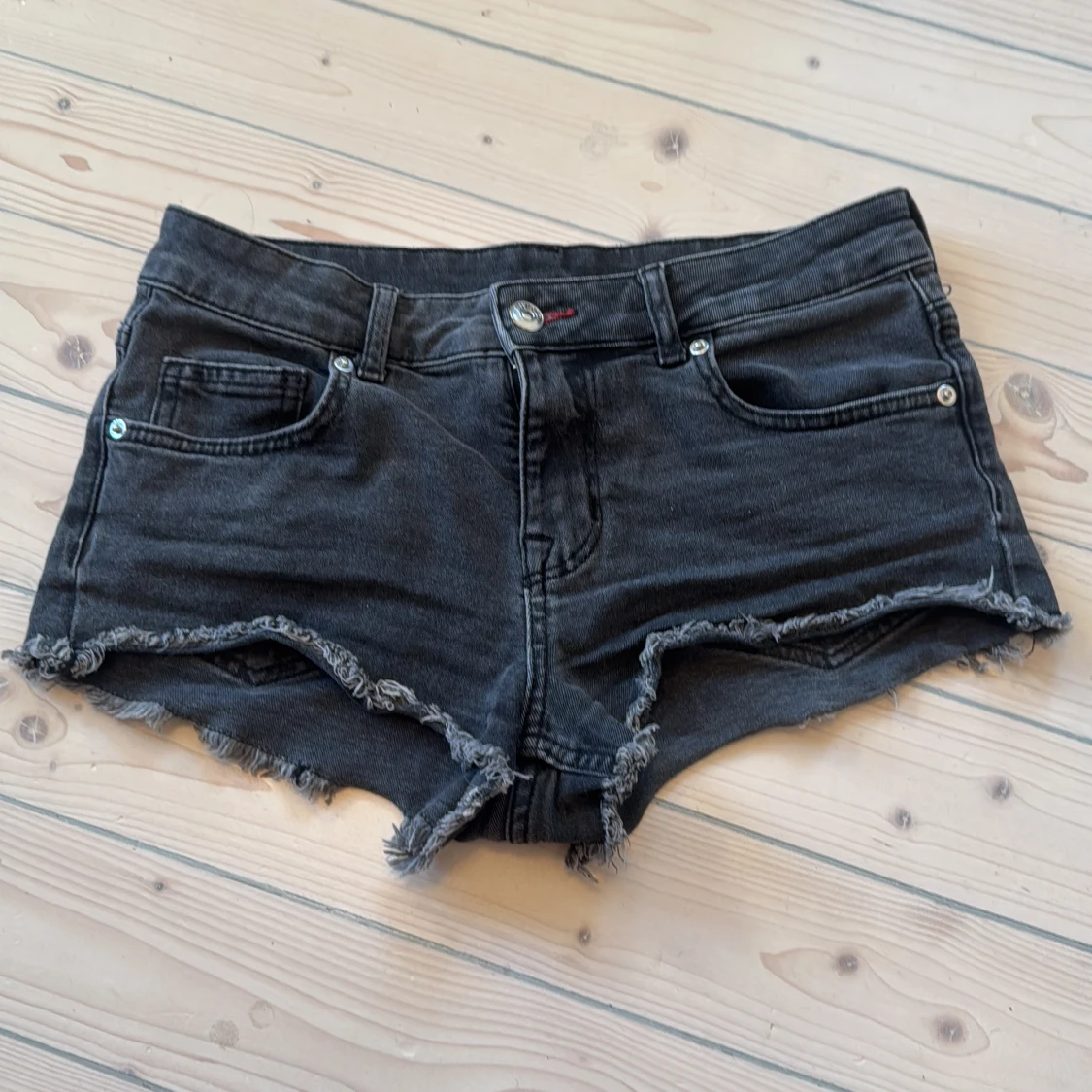 Svarta jeansshorts
