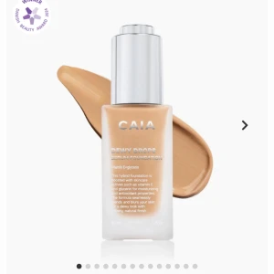 Caia - Dewy Drops - Dewy Drops Serum Foundation från CAIA i färgen 30W. Denna foundation är berikad med vitamin E och ger en återfuktande och glowy finish. (Köpte två färger och 20W var nästan för mörk för mig då denna är aldrig öppnad eller använd) däremot har jag kastat ytterkartongen men produkten är inte öppnad😊 nypris 345kr
