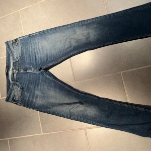 Blå jeans från Replay - Snygga blå jeans från Replay.