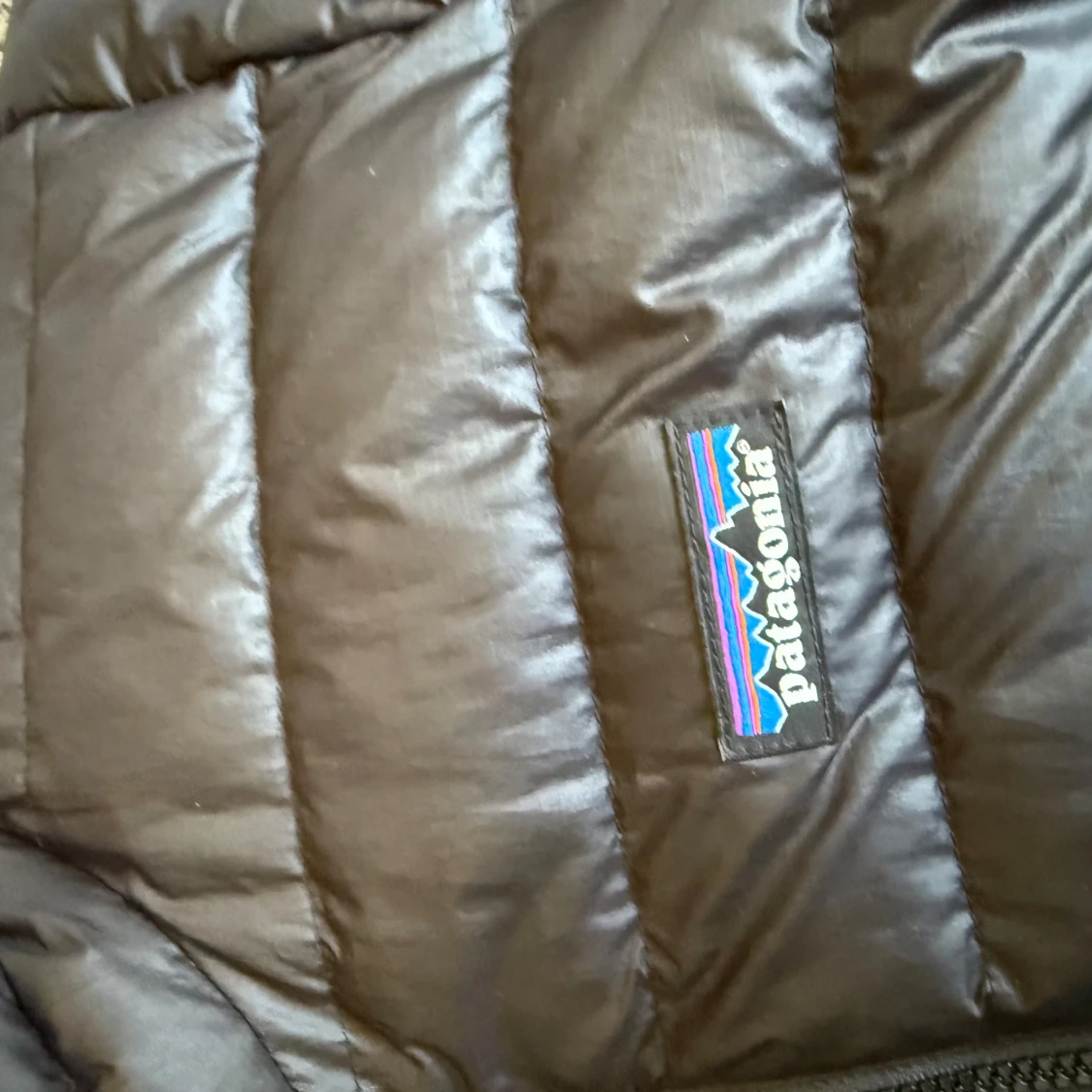 Svart dunjacka från Patagonia - 1