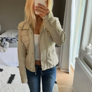 Vintage jacka  - Jacka köpt second hand , märket är Cubus 