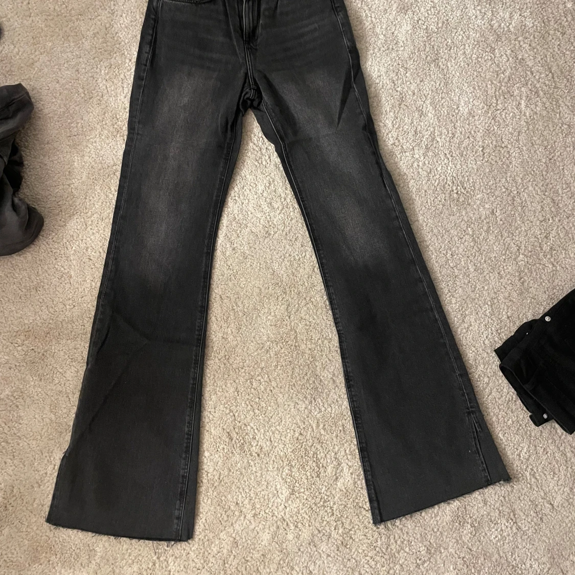 Svarta high waist flare jeans  - 2