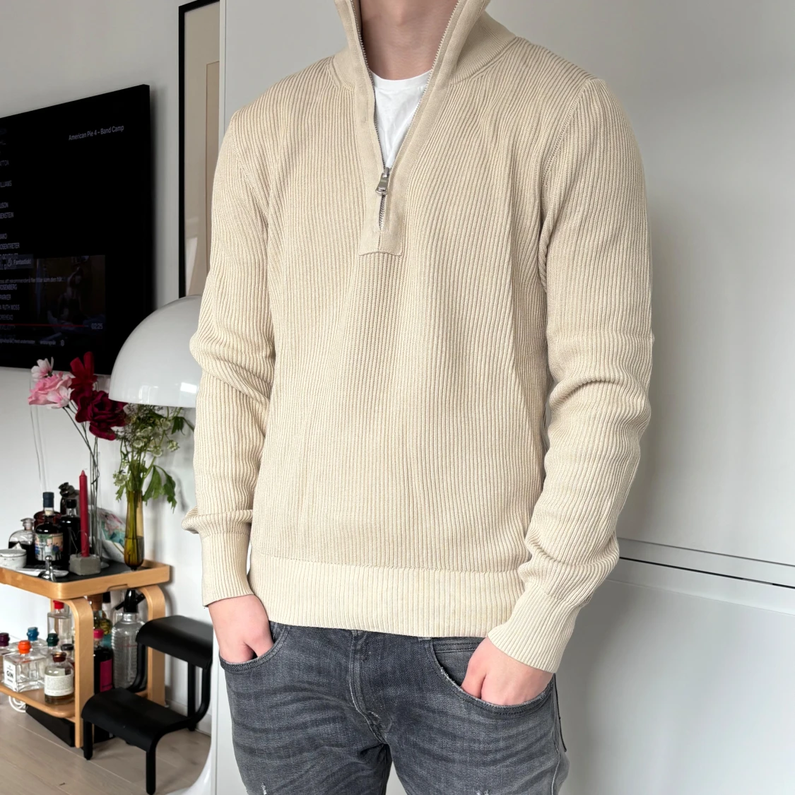 Beige ribbad tröja med dragkedja